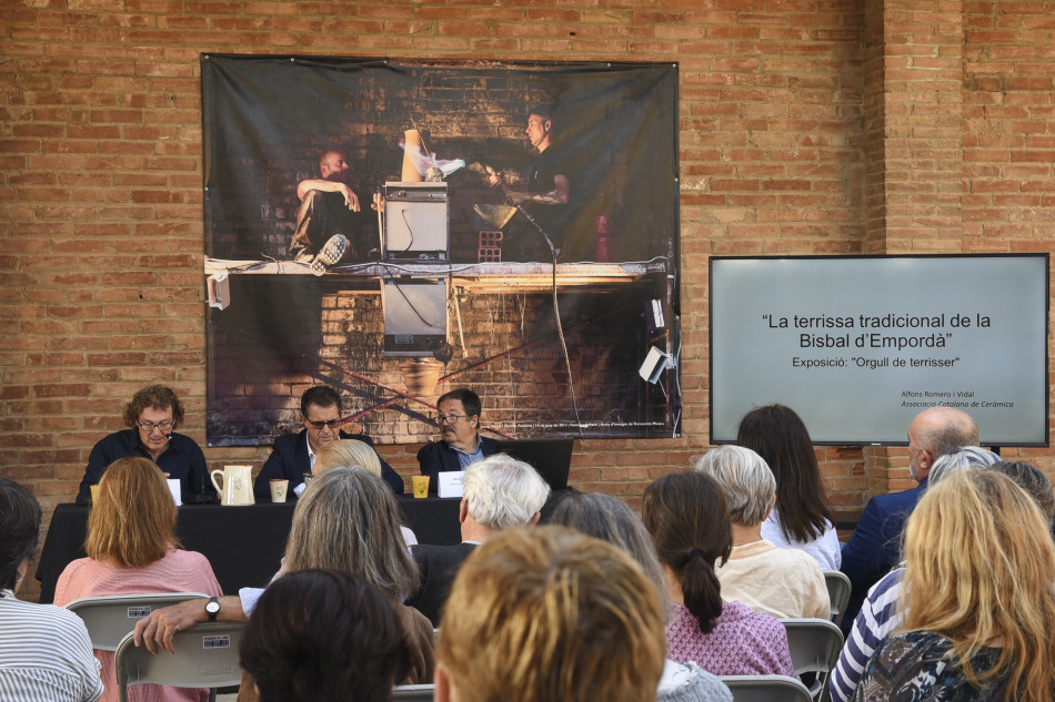 Prop de 150 persones assisteixen a la reobertura del Terracotta Museu amb l'inauguració de l'exposició 'Orgull de terrisser'