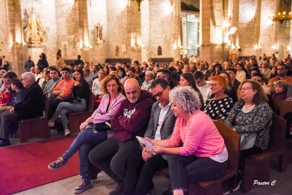El Seguici Històric de la Bisbal d’Empordà participa a l’emblemàtica Ballada de Santa Maria del Mar de Barcelona