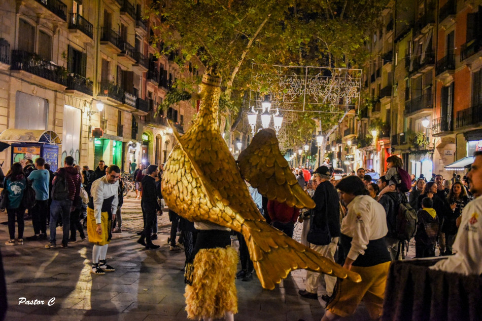 El Seguici Històric de la Bisbal d’Empordà participa a l’emblemàtica Ballada de Santa Maria del Mar de Barcelona