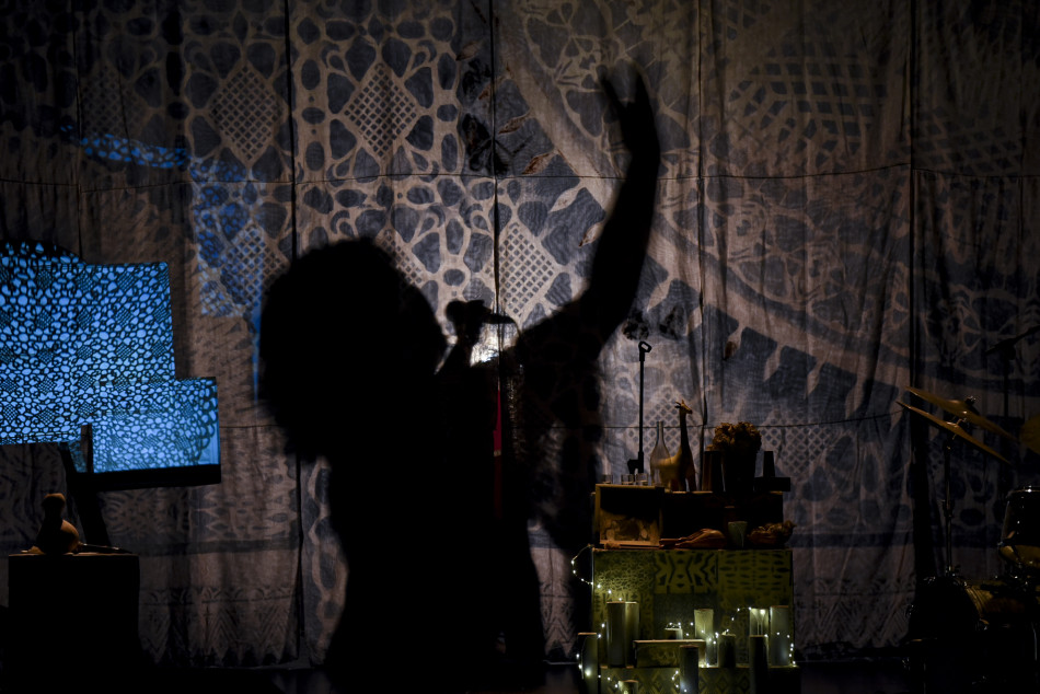 El concert teatralitzat ‘Tranquila, Celeste canta Chavela’ en imatges