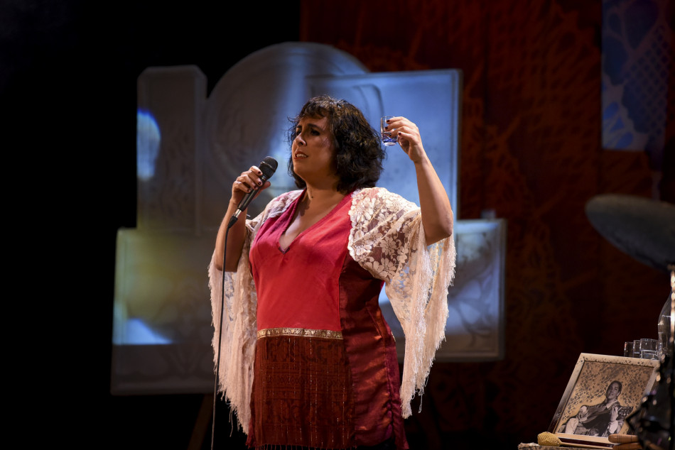 El concert teatralitzat ‘Tranquila, Celeste canta Chavela’ en imatges