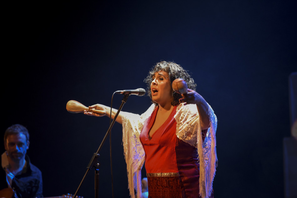 El concert teatralitzat ‘Tranquila, Celeste canta Chavela’ en imatges