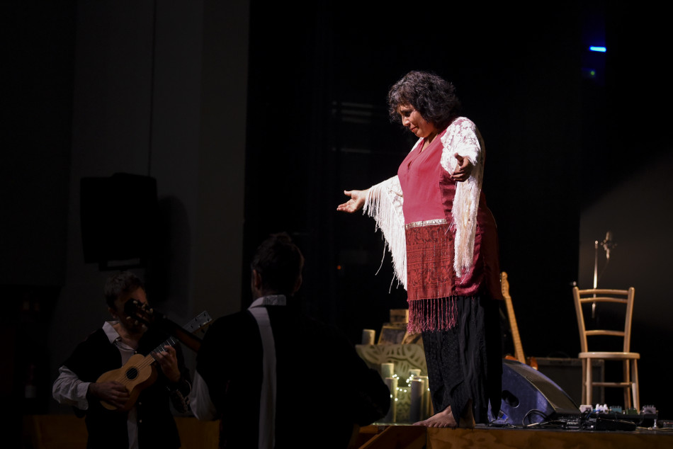 El concert teatralitzat ‘Tranquila, Celeste canta Chavela’ en imatges
