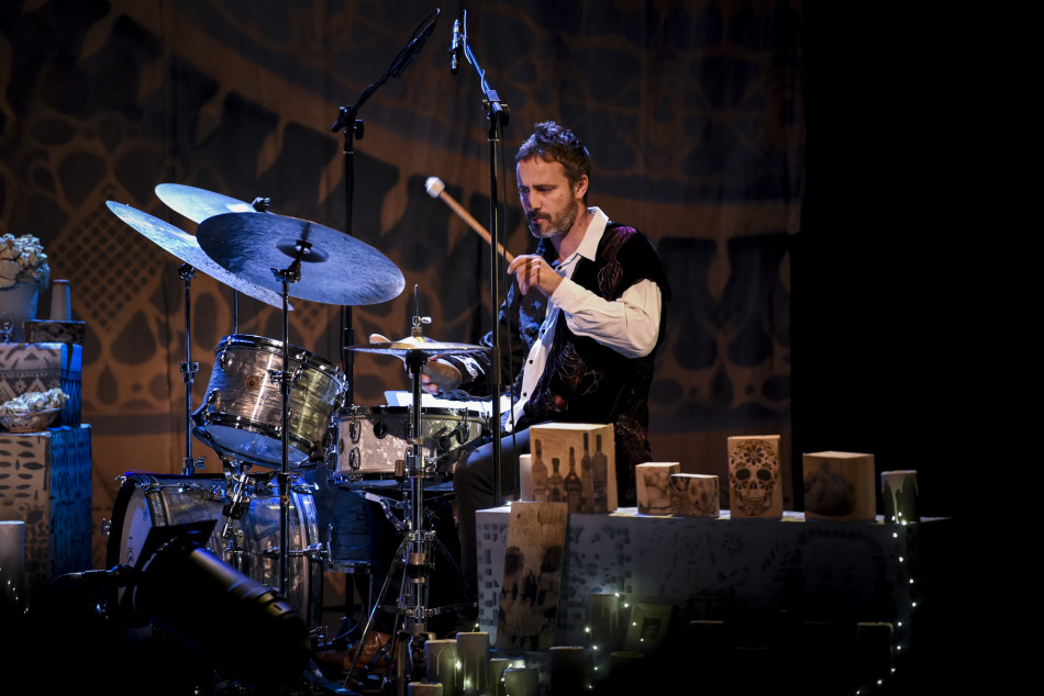 El concert teatralitzat ‘Tranquila, Celeste canta Chavela’ en imatges