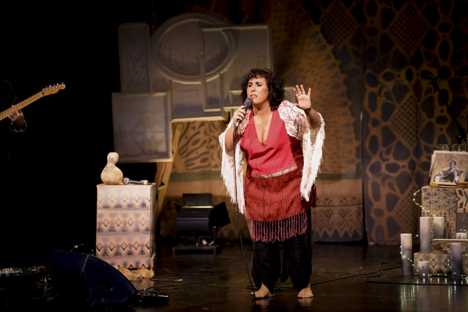 El concert teatralitzat ‘Tranquila, Celeste canta Chavela’ en imatges