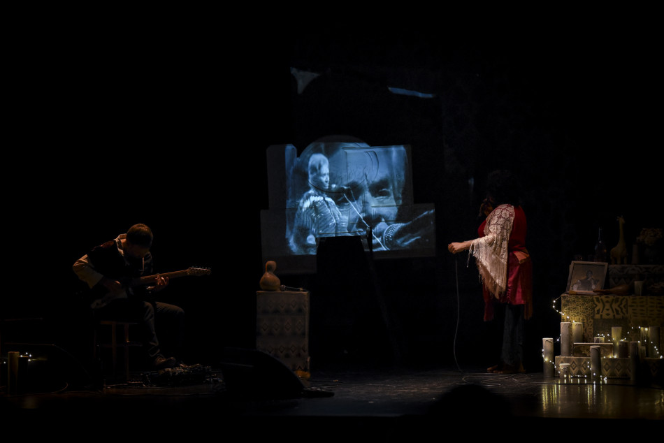 El concert teatralitzat ‘Tranquila, Celeste canta Chavela’ en imatges