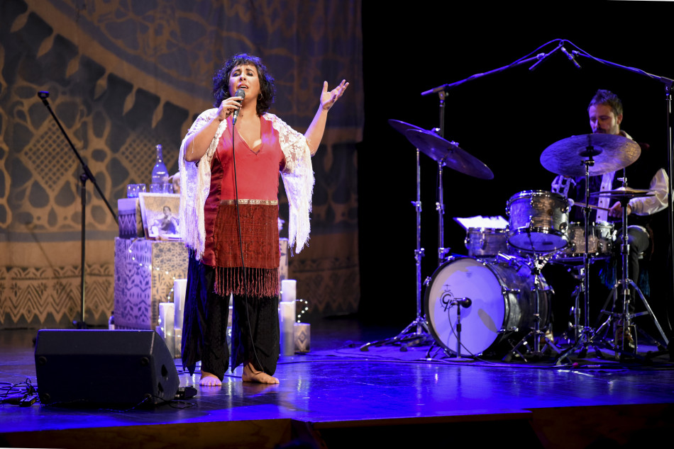 El concert teatralitzat ‘Tranquila, Celeste canta Chavela’ en imatges