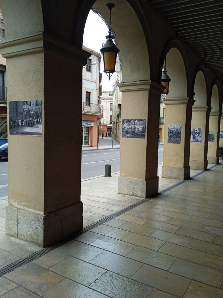 L’exposició ‘El mercat de la Bisbal. Recull fotogràfic (1911-1992)’ es trasllada a les Voltes