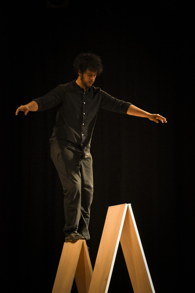 Imatges de l'espectacle 'OVVIO' de Kolektiv Lapso Cirk al Fem Circ per Nadal del Teatre Mundial