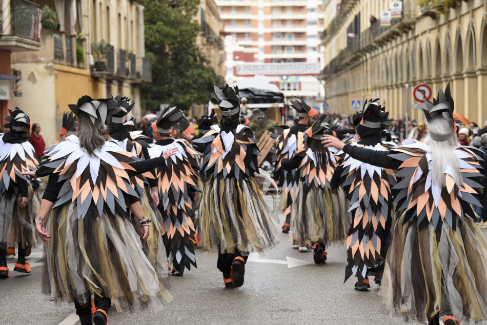 La rua de Carnestoltes 2023 de la Bisbal en imatges