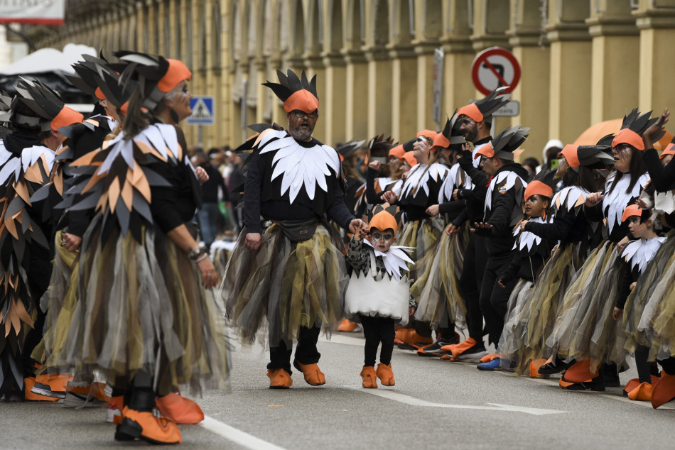 La rua de Carnestoltes 2023 de la Bisbal en imatges