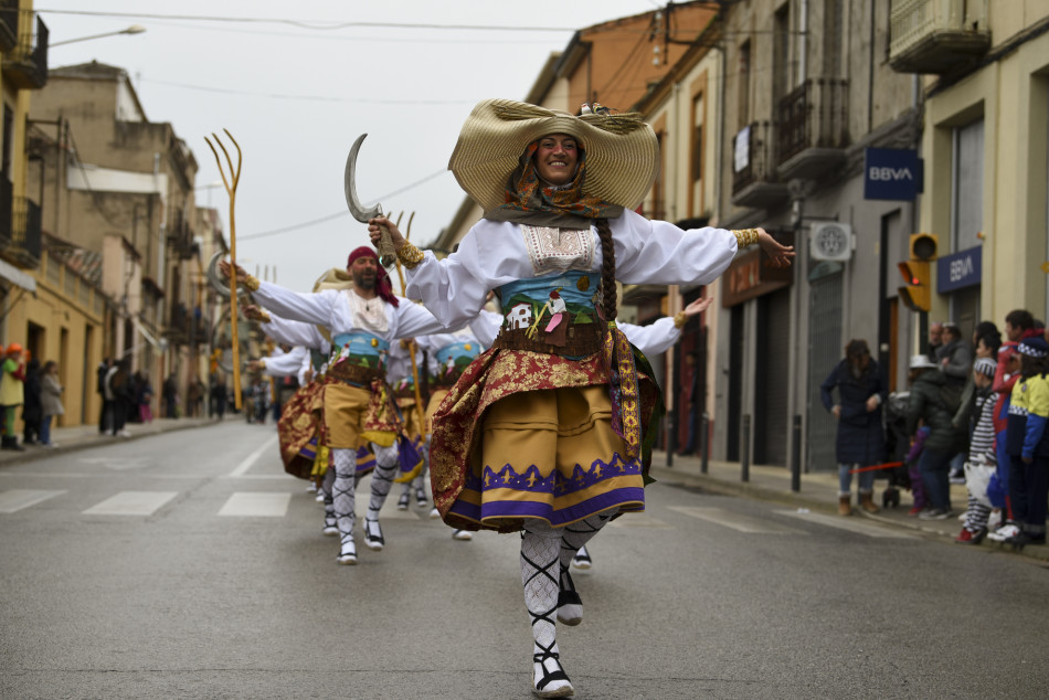 La rua de Carnestoltes 2023 de la Bisbal en imatges