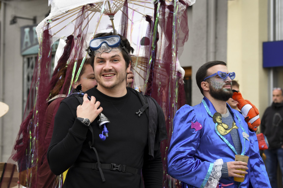 La rua de Carnestoltes 2023 de la Bisbal en imatges