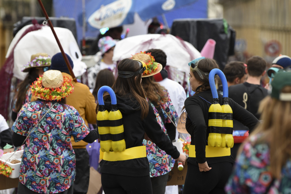 La rua de Carnestoltes 2023 de la Bisbal en imatges
