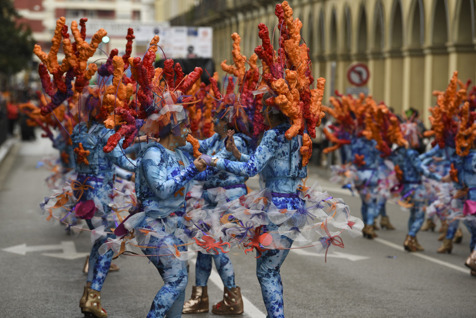 La rua de Carnestoltes 2023 de la Bisbal en imatges