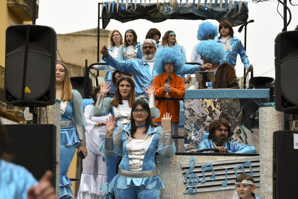 La rua de Carnestoltes 2023 de la Bisbal en imatges