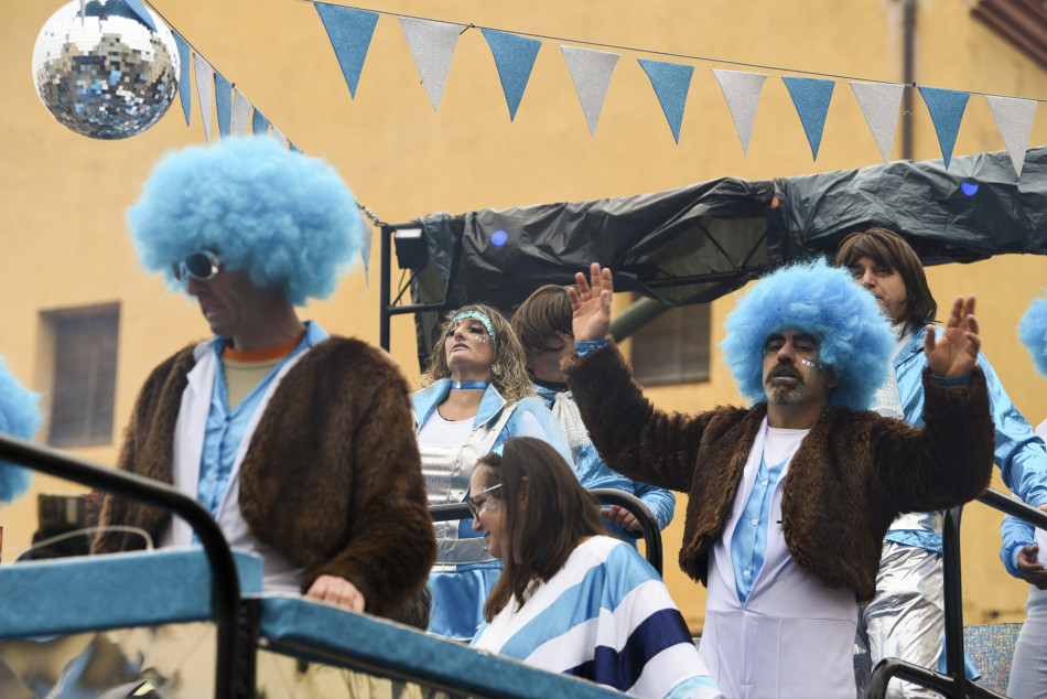 La rua de Carnestoltes 2023 de la Bisbal en imatges