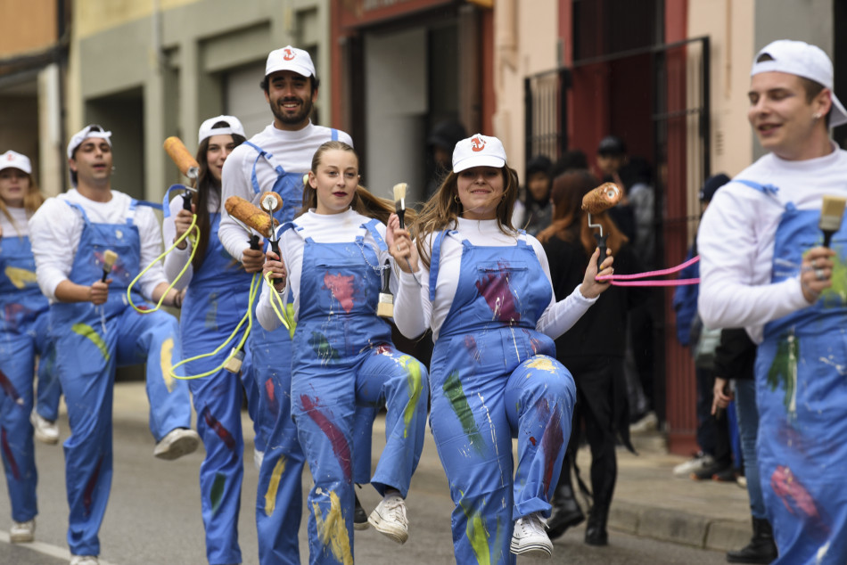 La rua de Carnestoltes 2023 de la Bisbal en imatges
