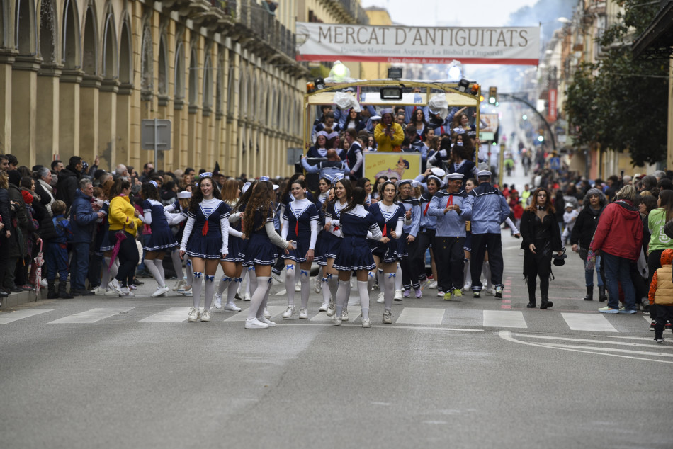 La rua de Carnestoltes 2023 de la Bisbal en imatges