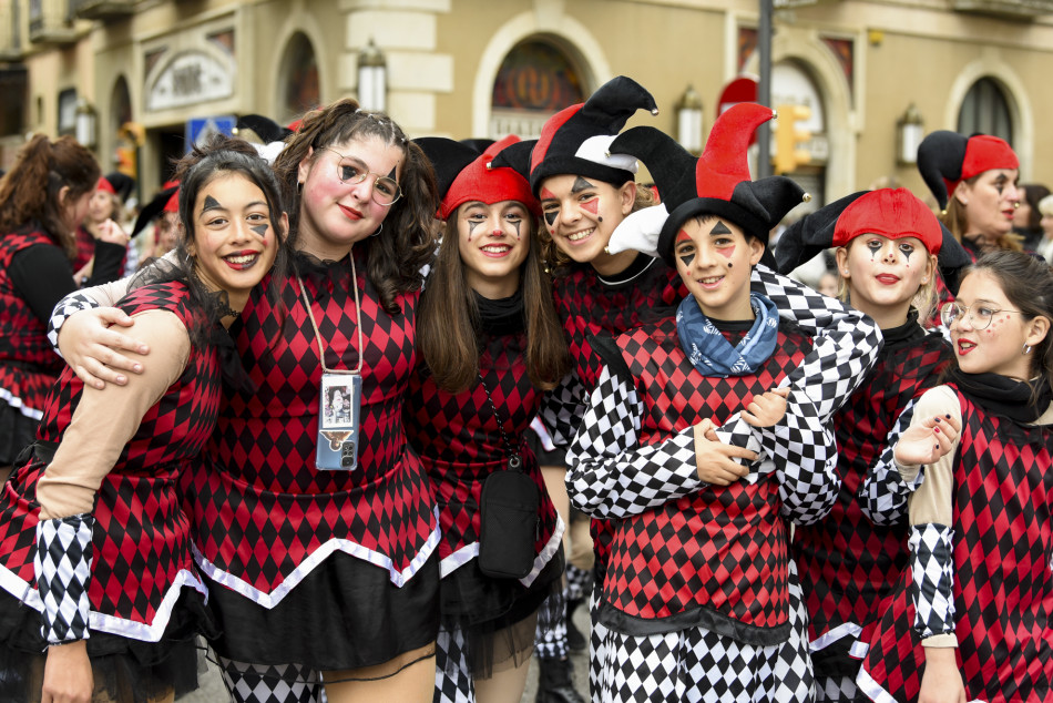 La rua de Carnestoltes 2023 de la Bisbal en imatges