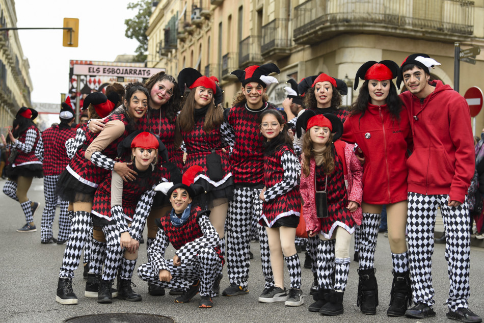 La rua de Carnestoltes 2023 de la Bisbal en imatges