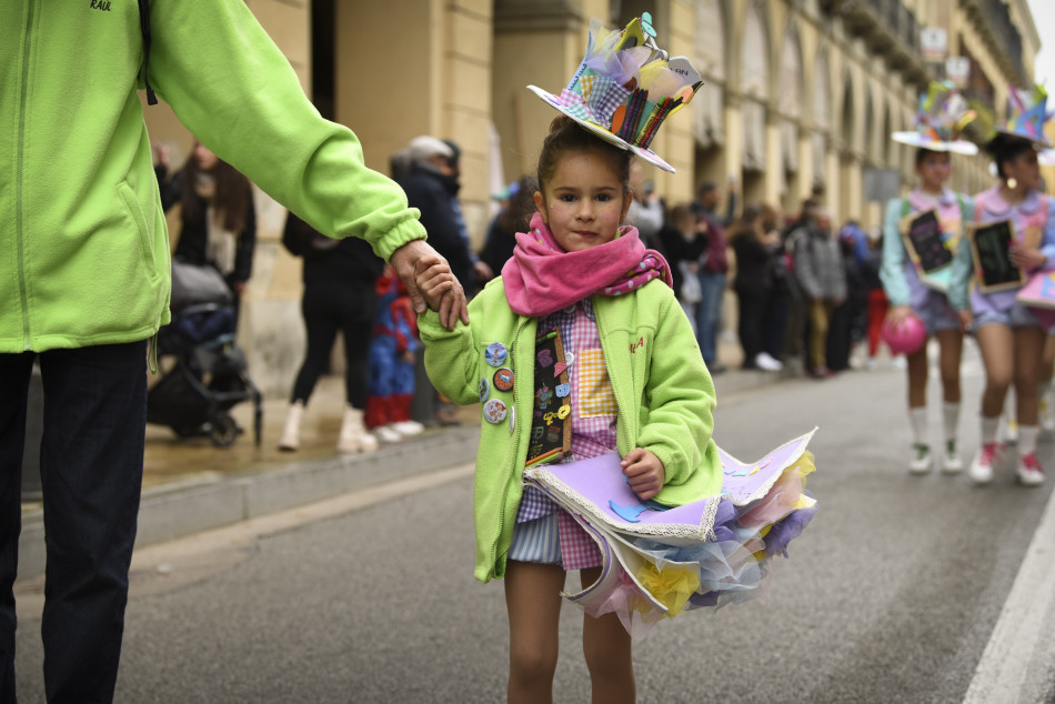 La rua de Carnestoltes 2023 de la Bisbal en imatges