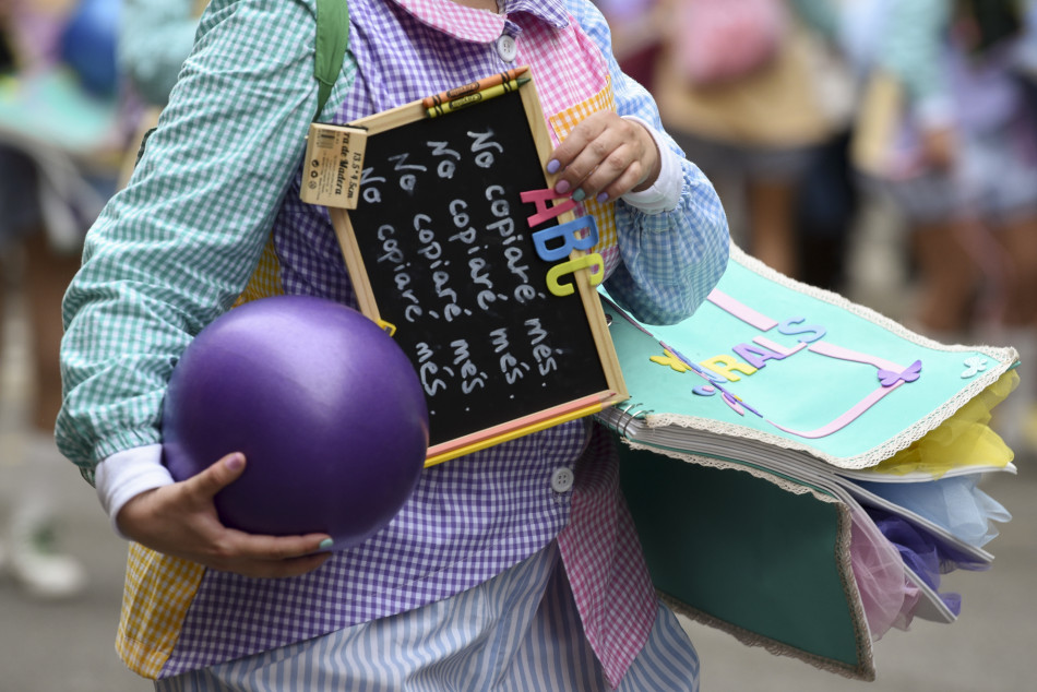 La rua de Carnestoltes 2023 de la Bisbal en imatges