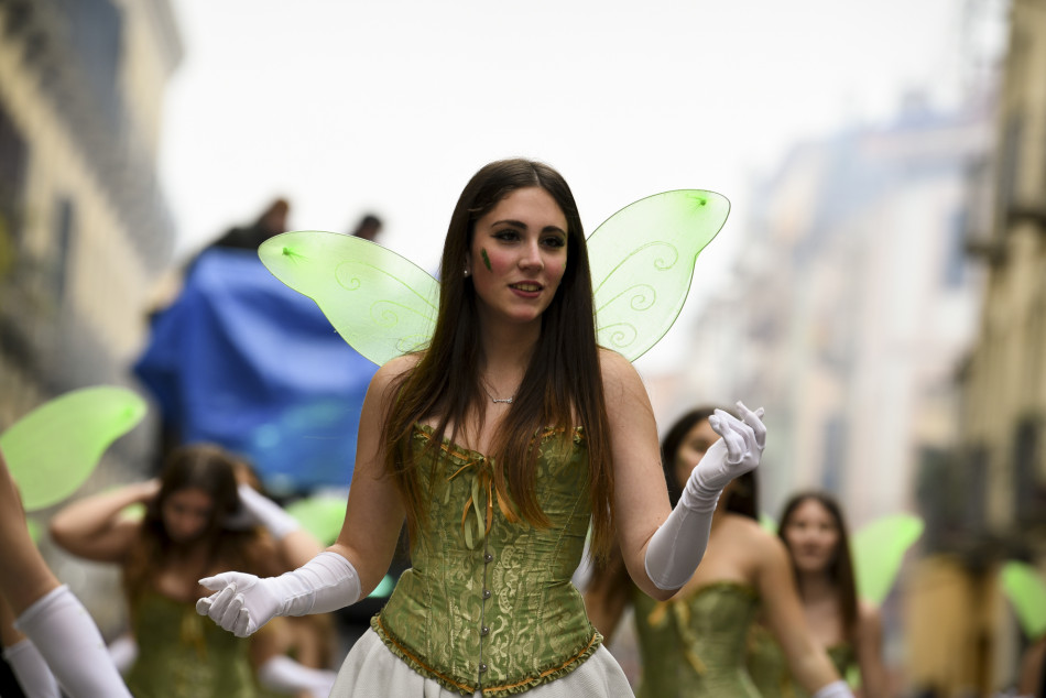 La rua de Carnestoltes 2023 de la Bisbal en imatges