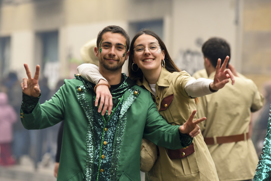 La rua de Carnestoltes 2023 de la Bisbal en imatges