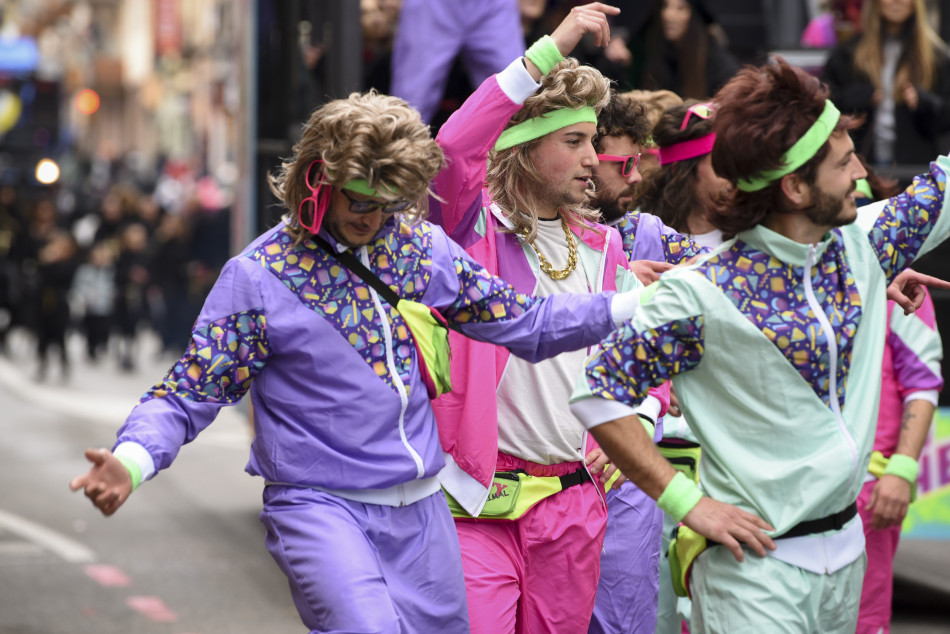 La rua de Carnestoltes 2023 de la Bisbal en imatges