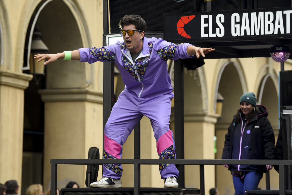 La rua de Carnestoltes 2023 de la Bisbal en imatges