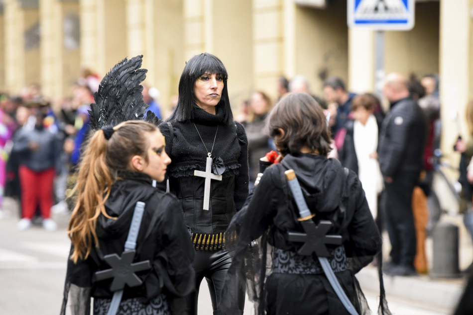 La rua de Carnestoltes 2023 de la Bisbal en imatges