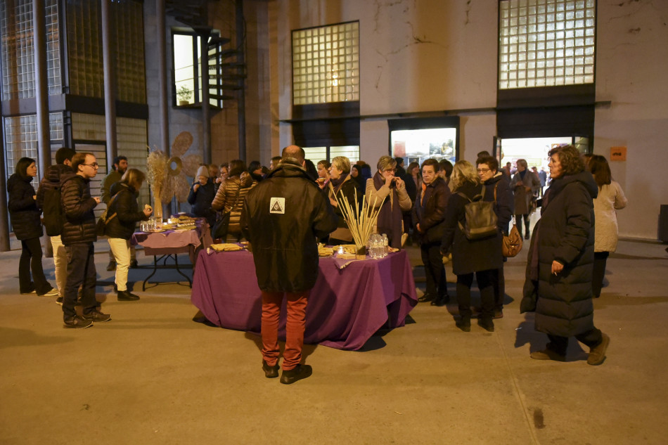 Imatges de 'La química de les joves' al Teatre Mundial pel 8M