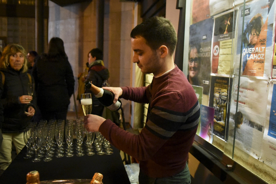 Imatges de 'La química de les joves' al Teatre Mundial pel 8M