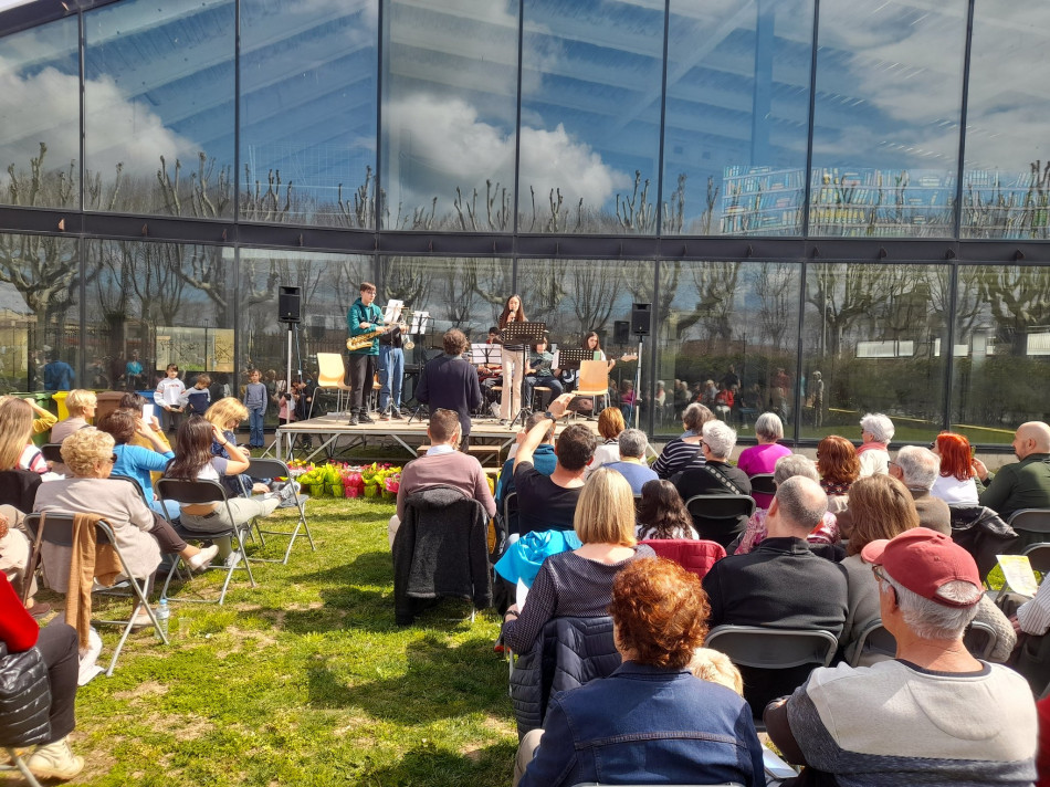Èxit de públic i participants al Vermut amb Vers de la Bisbal d'Empordà