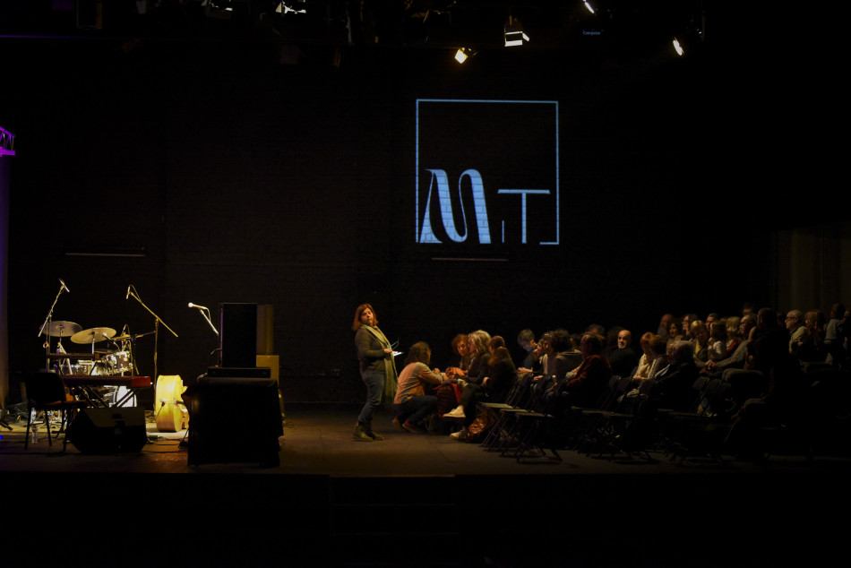 Imatges del concert de la presentació de 'Des de la cuina' de Magalí Datzira al Teatre Mundial en el marc del cicle MiT