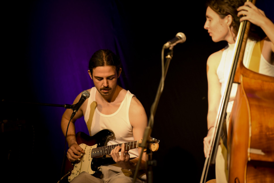 Imatges del concert de la presentació de 'Des de la cuina' de Magalí Datzira al Teatre Mundial en el marc del cicle MiT