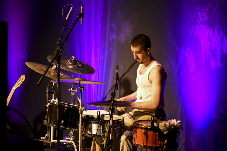 Imatges del concert de la presentació de 'Des de la cuina' de Magalí Datzira al Teatre Mundial en el marc del cicle MiT