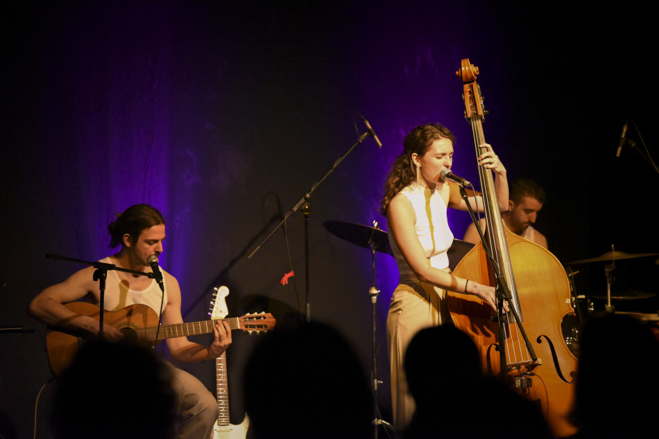 Imatges del concert de la presentació de 'Des de la cuina' de Magalí Datzira al Teatre Mundial en el marc del cicle MiT