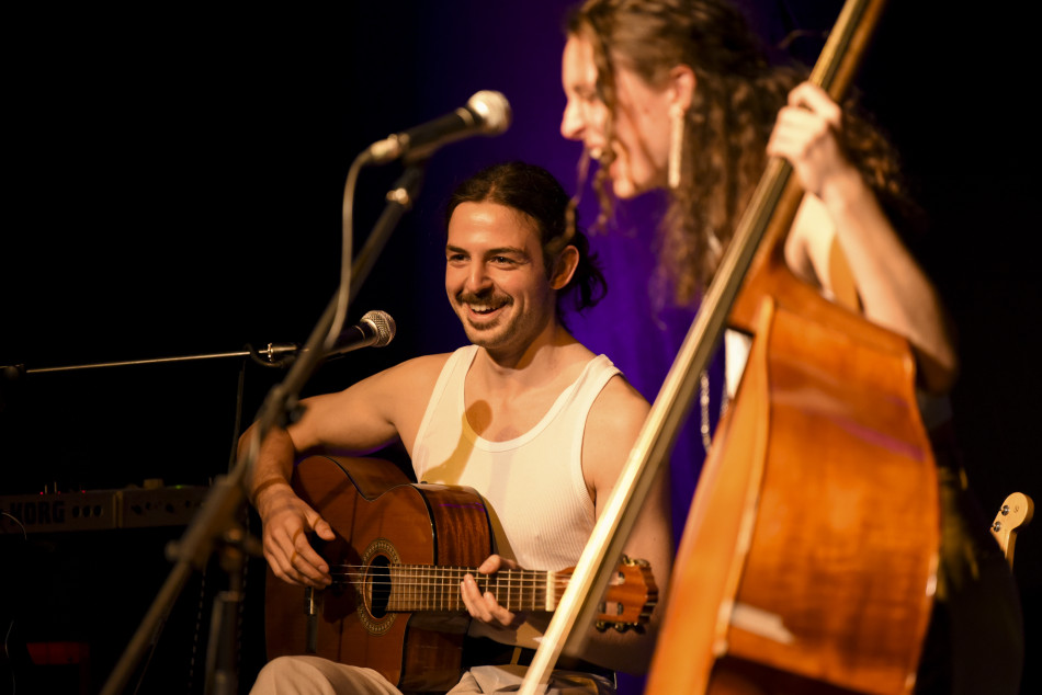 Imatges del concert de la presentació de 'Des de la cuina' de Magalí Datzira al Teatre Mundial en el marc del cicle MiT