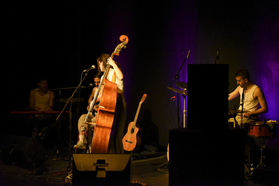 Imatges del concert de la presentació de 'Des de la cuina' de Magalí Datzira al Teatre Mundial en el marc del cicle MiT