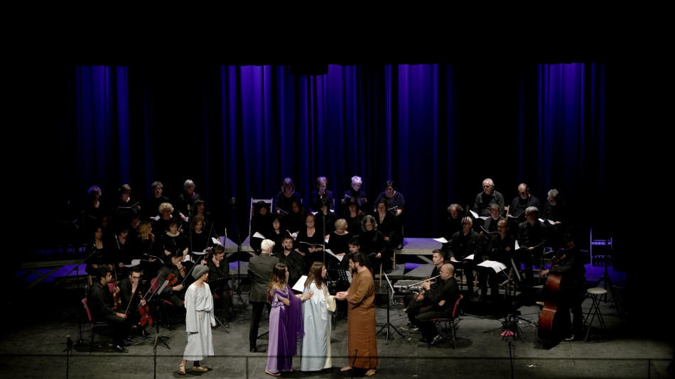 La recuperada Passió de la Bisbal d'Empordà omple el Teatre Mundial amb mig miler de persones