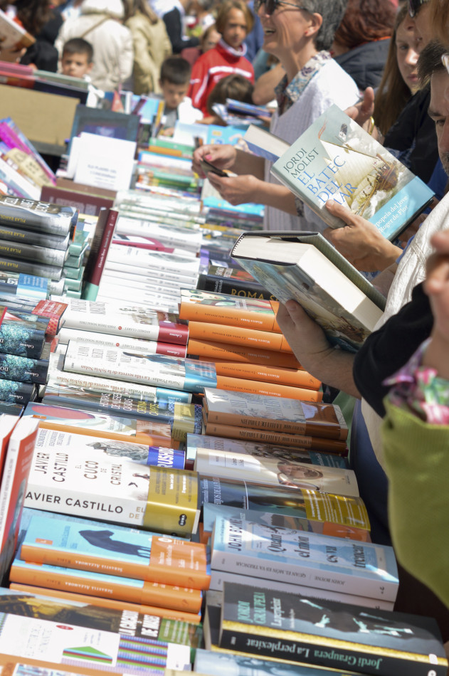 La Diada de Sant Jordi 2023 a la Bisbal d'Empordà en imatges
