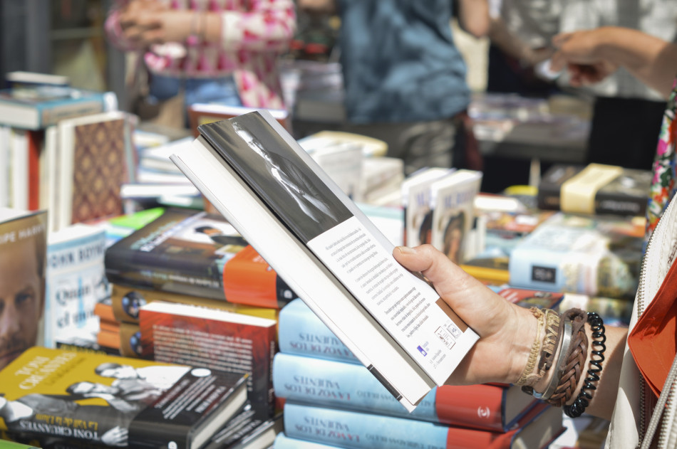 La Diada de Sant Jordi 2023 a la Bisbal d'Empordà en imatges