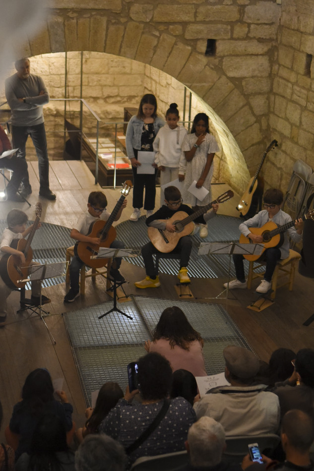 El Castell Palau de la Bisbal d'Empordà s'omple de 'Poesies de Primavera'