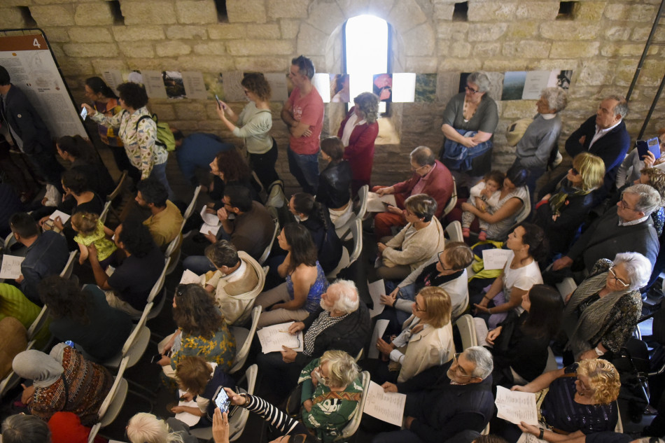 El Castell Palau de la Bisbal d'Empordà s'omple de 'Poesies de Primavera'