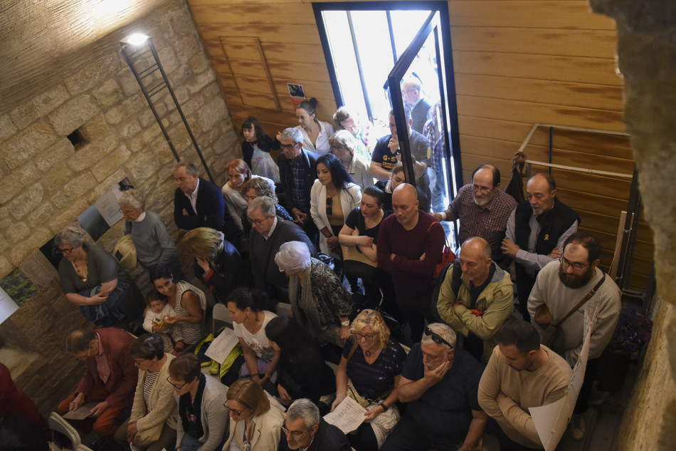 El Castell Palau de la Bisbal d'Empordà s'omple de 'Poesies de Primavera'
