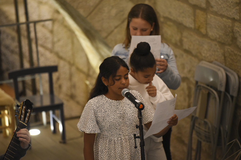 El Castell Palau de la Bisbal d'Empordà s'omple de 'Poesies de Primavera'