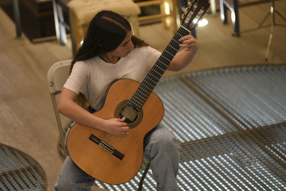 El Castell Palau de la Bisbal d'Empordà s'omple de 'Poesies de Primavera'
