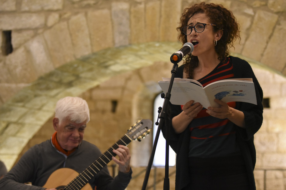 El Castell Palau de la Bisbal d'Empordà s'omple de 'Poesies de Primavera'